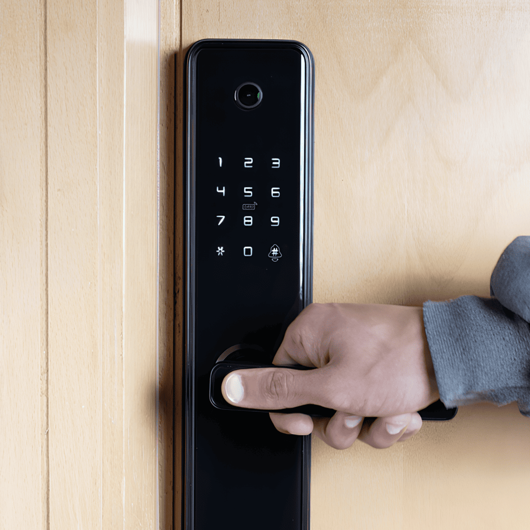Serrure intelligente M1 Pro Visio avec caméra HD et accès sans clé – Contrôle à distance via Tuya Smart, disponible au Sénégal avec installation offerte