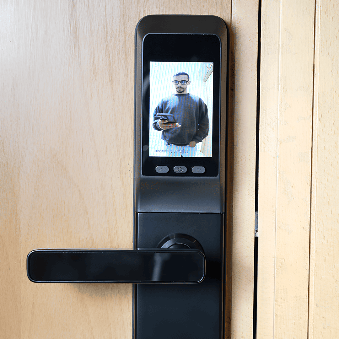 Serrure intelligente M1 Pro Visio avec caméra HD et accès sans clé – Contrôle à distance via Tuya Smart, disponible au Sénégal avec installation offerte