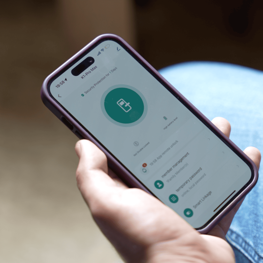 Serrure intelligente M1 Pro Visio avec caméra HD et accès sans clé – Contrôle à distance via Tuya Smart, disponible au Sénégal avec installation offerte